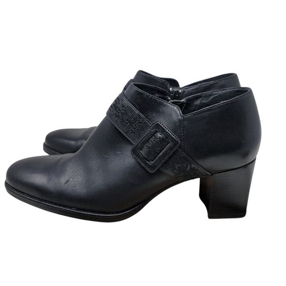 Clarks Artisan Collection Black Leather Upper Ankle Boots Women's 7.5 - Picture 2 of 10
